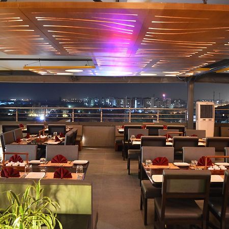 7 Wonders Hotel Ґандінаґар Екстер'єр фото