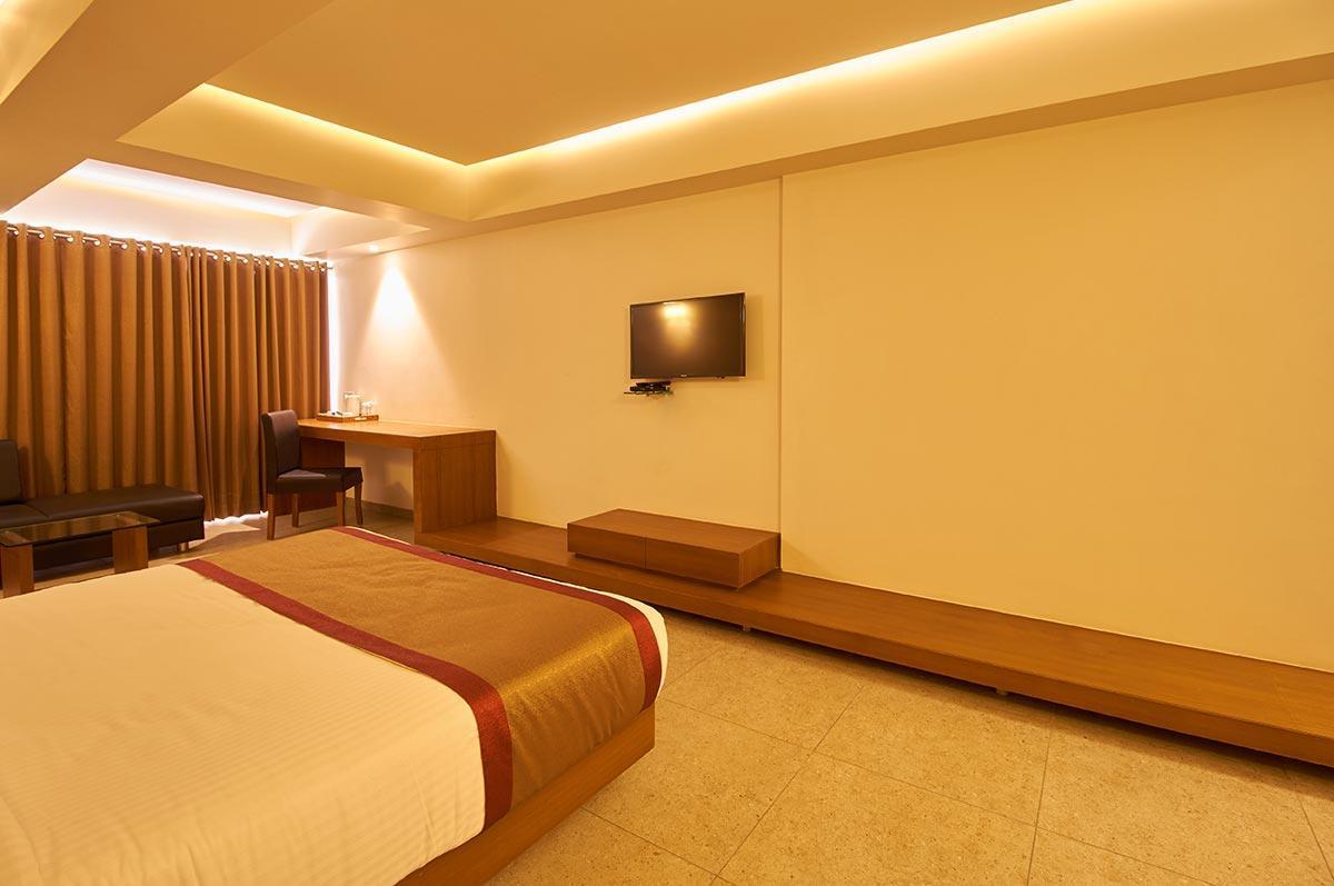 7 Wonders Hotel Ґандінаґар Екстер'єр фото